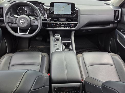 Used 2024 Nissan Pathfinder SL w/ SL Premium Package AWD/4WD image 16