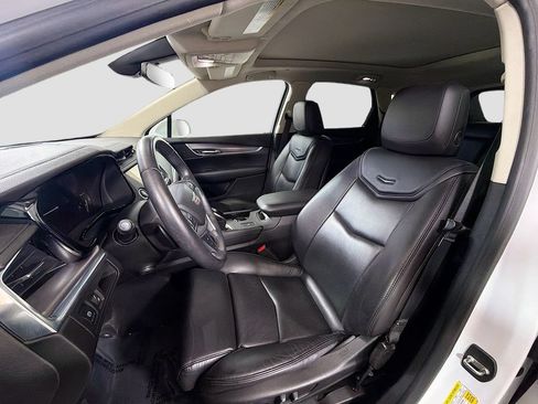 Used 2017 Cadillac XT5 Luxury w/ Driver Awareness Package FWD image 24