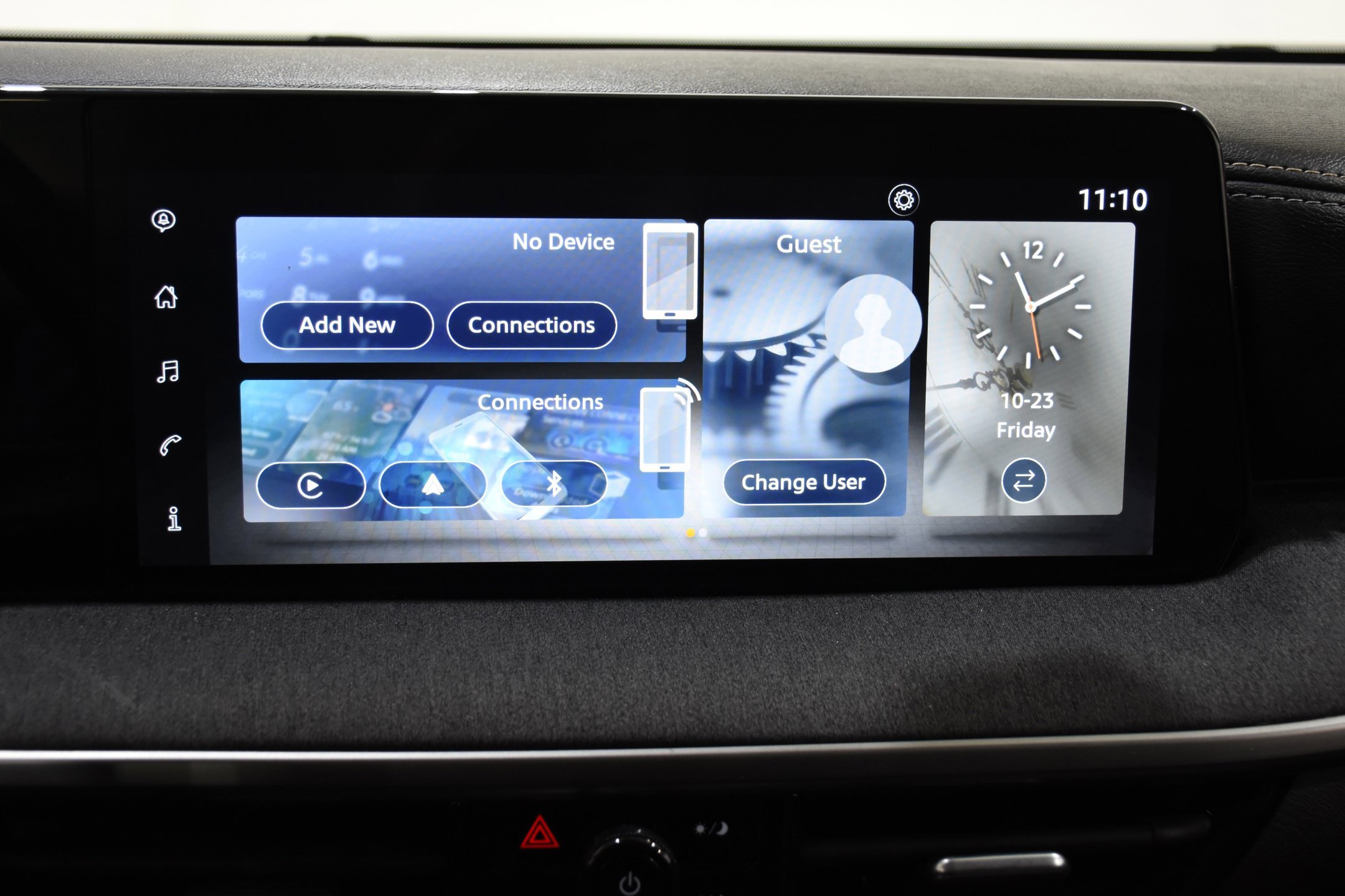 Used 2025 Nissan Kicks SV FWD image 19