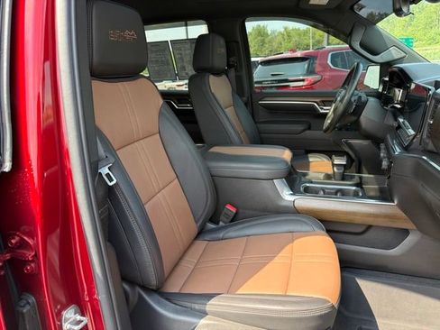 Used 2024 Chevrolet Silverado 1500 High Country w/ High Country Premium Package AWD/4WD image 11
