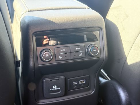 Certified 2023 GMC Acadia Denali w/ Denali Ultimate Package image 15