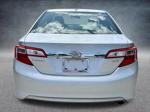 Used 2014 Toyota Camry XLE w/ Leather Package FWD image 6