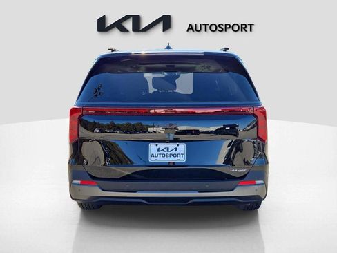 New 2026 Kia Carnival SX image 9