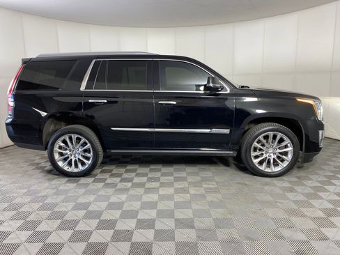 Used 2019 Cadillac Escalade Premium Luxury image 7