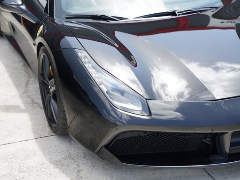 Used 2016 Ferrari 488 Spider RWD image 10