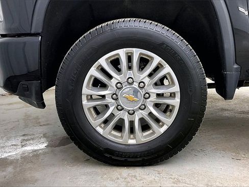 Used 2022 Chevrolet Silverado 3500 High Country image 10