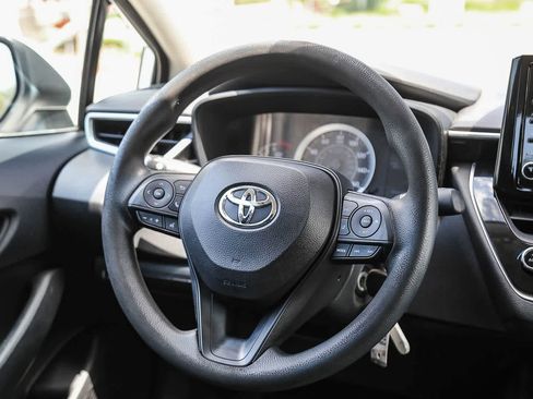 Used 2022 Toyota Corolla LE FWD image 15