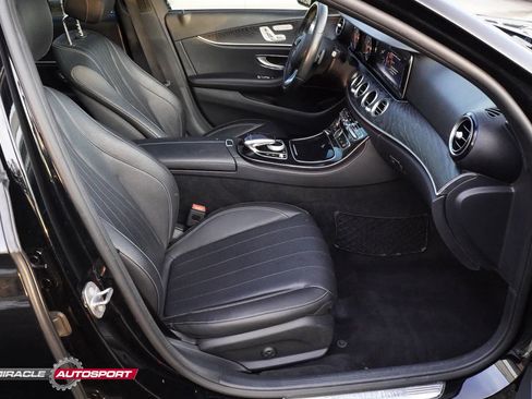 Used 2017 Mercedes-Benz E 400 4MATIC Wagon image 30