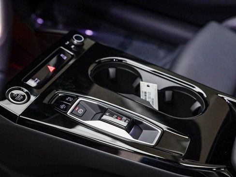 New 2025 Audi A6 e-tron Premium Plus image 26