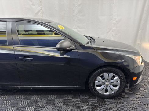 Used 2013 Chevrolet Cruze LS image 10