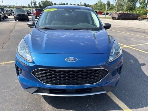 Used 2022 Ford Escape SE w/ Cold Weather Package AWD/4WD image 16