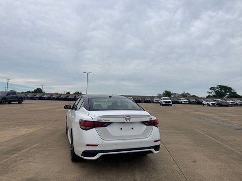 Certified 2024 Nissan Sentra SR w/ SR Premium Package FWD image 17