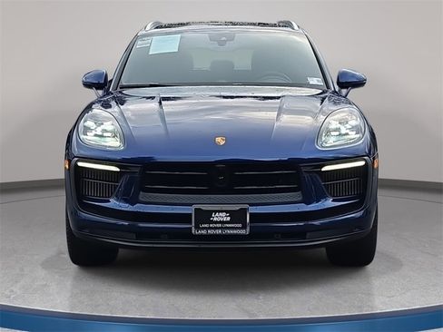 Used 2024 Porsche Macan S image 3