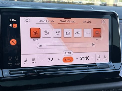 Used 2025 Volkswagen Atlas Peak Edition SE image 21