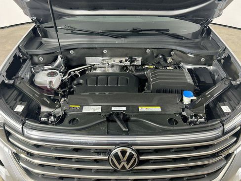 Certified 2024 Volkswagen Atlas SE w/ Panoramic Sunroof Package AWD/4WD image 31