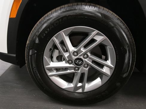Used 2025 Hyundai Tucson SE AWD/4WD image 32