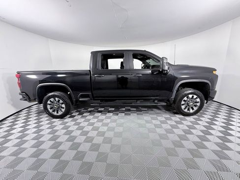 Used 2022 Chevrolet Silverado 2500 Custom w/ Custom Convenience Package image 8