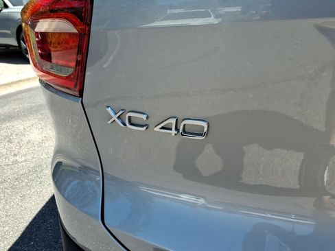 Certified 2024 Volvo XC40 Recharge Ultimate RWD image 5