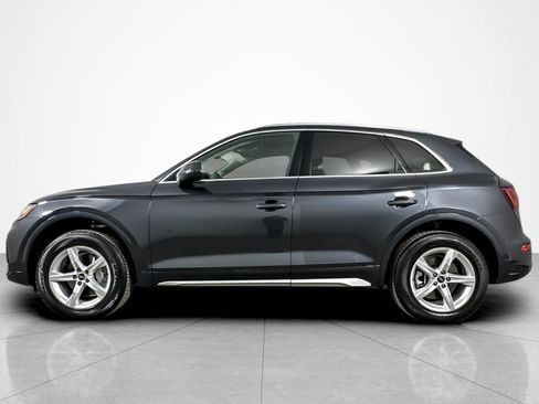 Used 2023 Audi Q5 2.0T Premium w/ Convenience Package AWD/4WD image 2