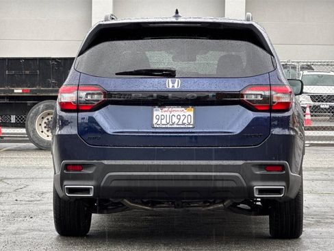 Certified 2025 Honda Pilot Sport image 5