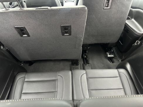 Used 2023 GMC Acadia SLT image 14