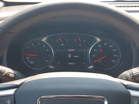 Used 2024 GMC Terrain SLT image 26