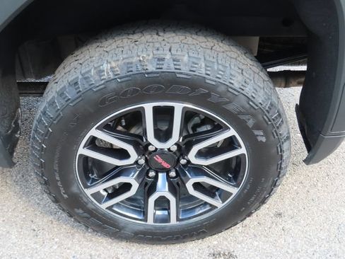 Used 2026 GMC Sierra 1500 AT4 w/ Technology Package AWD/4WD image 16