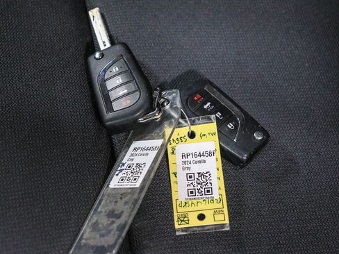 Used 2024 Toyota Corolla LE FWD image 30