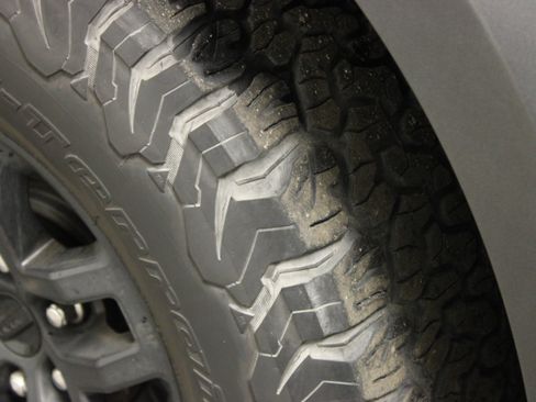 Used 2017 Ford F150 Raptor w/ Equipment Group 802A Luxury image 12