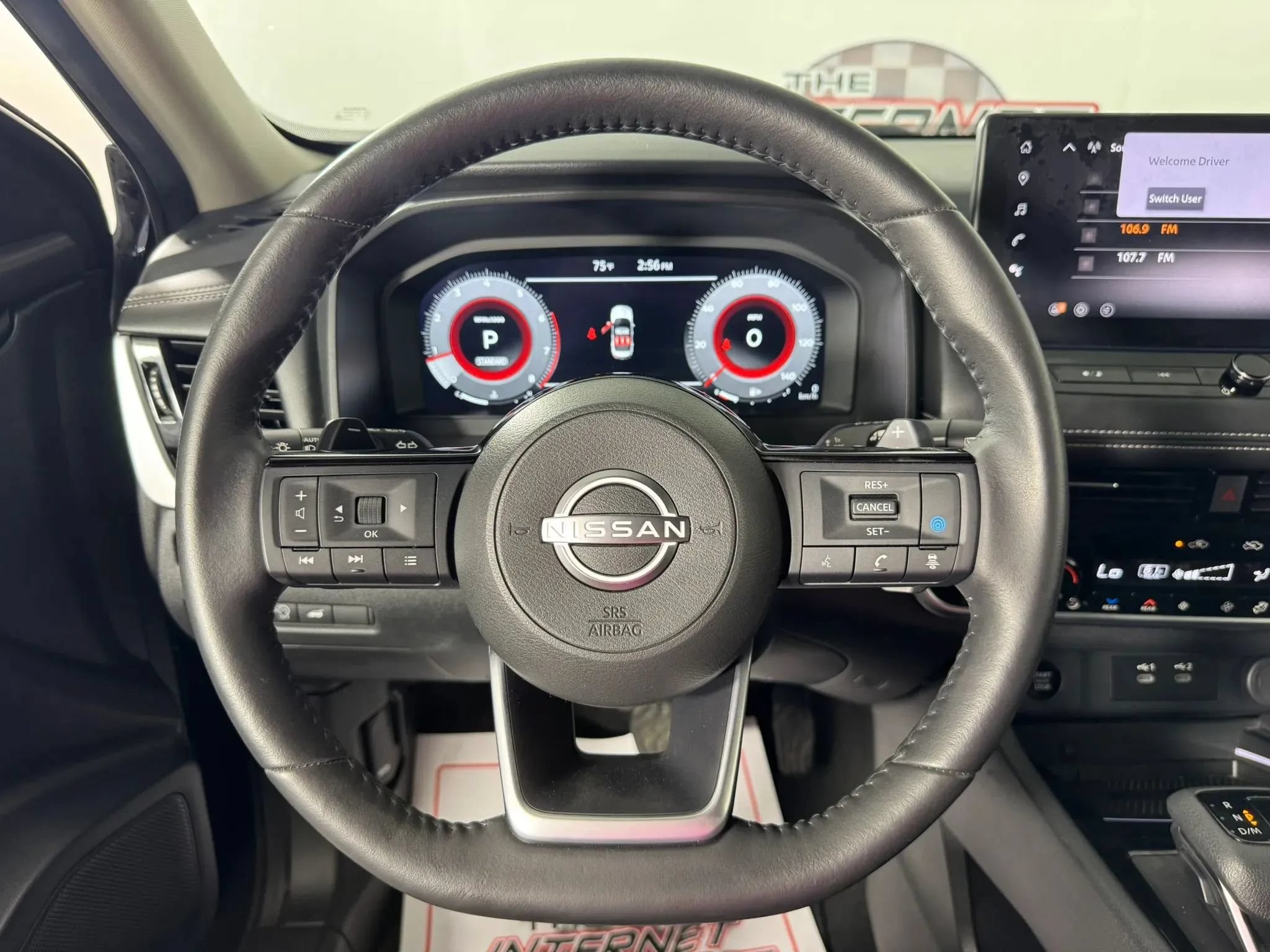 Used 2024 Nissan Rogue SL w/ SL Premium Package FWD image 13