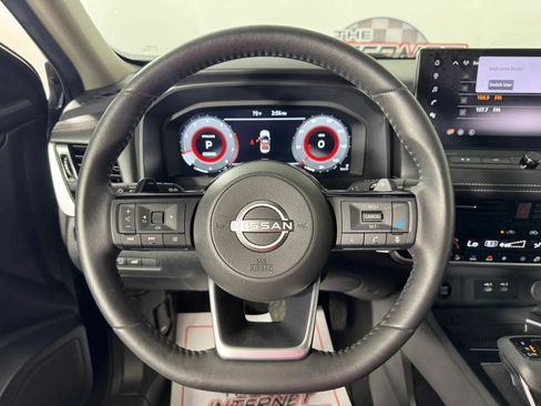Used 2024 Nissan Rogue SL w/ SL Premium Package FWD image 13