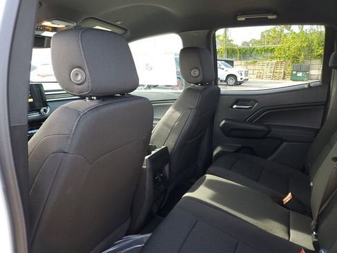 New 2025 GMC Canyon Elevation w/ Convenience Package image 10