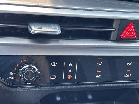 Used 2025 Kia Sorento LX FWD image 32