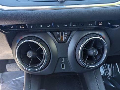 Used 2022 Chevrolet Blazer LT AWD/4WD image 22