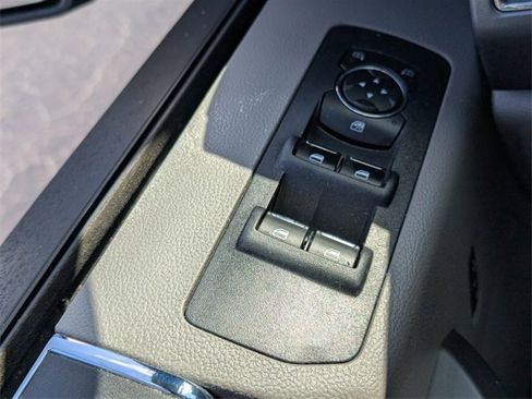 Used 2017 Ford F150 XLT image 32