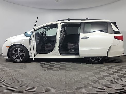 Certified 2019 Honda Odyssey Touring image 16