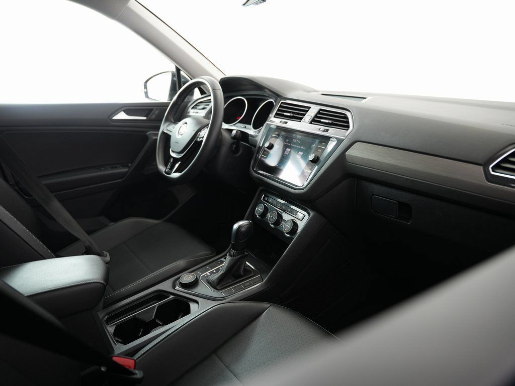 Used 2021 Volkswagen Tiguan SE w/ Panoramic Sunroof Package AWD/4WD image 56