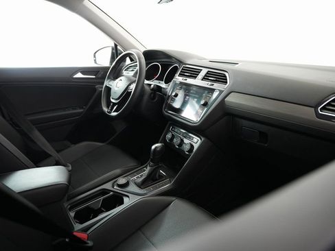 Used 2021 Volkswagen Tiguan SE w/ Panoramic Sunroof Package AWD/4WD image 56