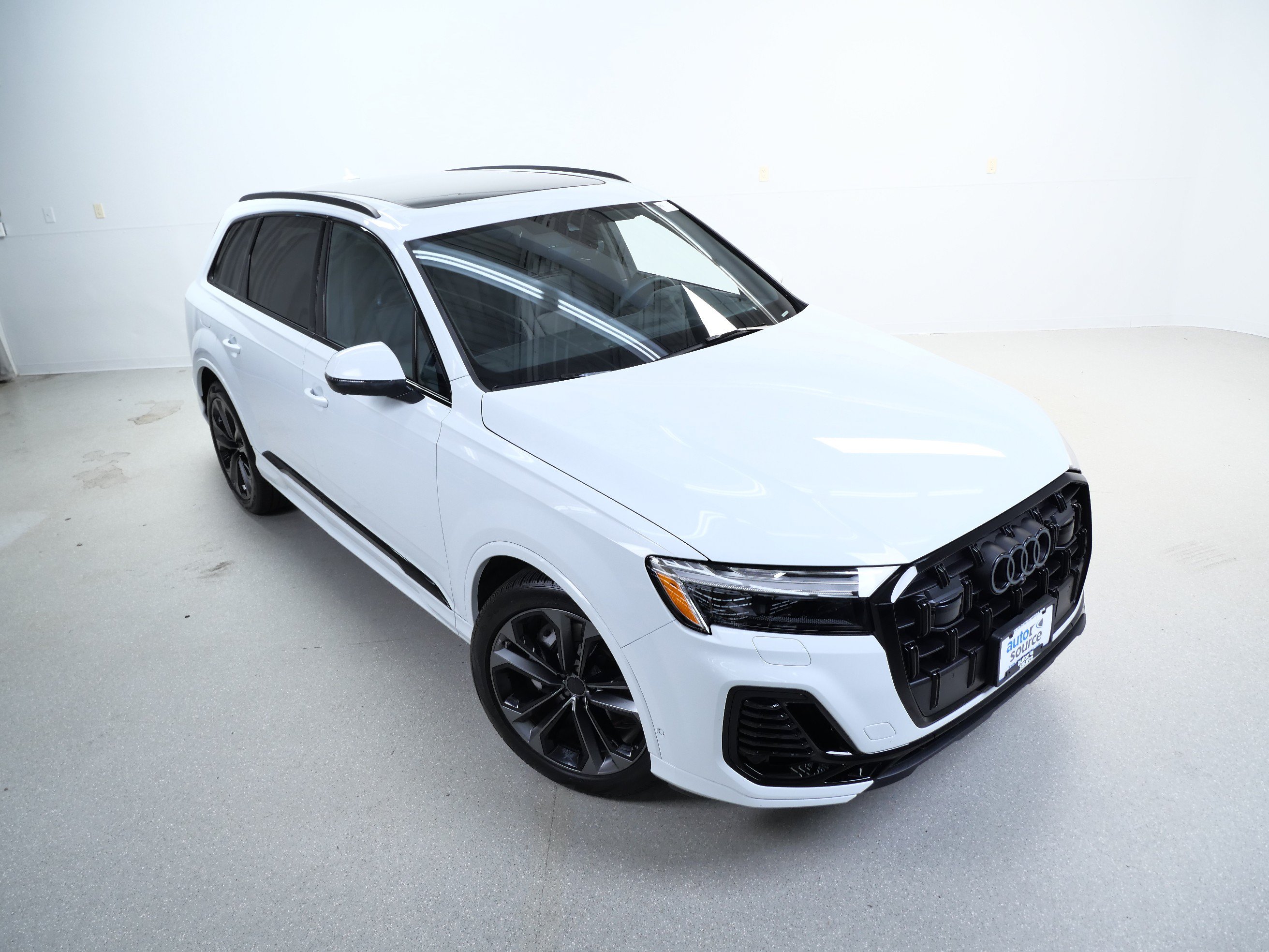 Used 2026 Audi Q7 3.0T Premium Plus w/ Premium Plus Package AWD/4WD image 4