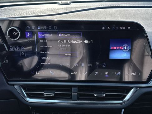 New 2026 Chevrolet Equinox EV LT image 18