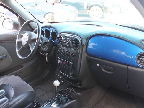 Used 2004 Chrysler PT Cruiser Limited FWD image 33