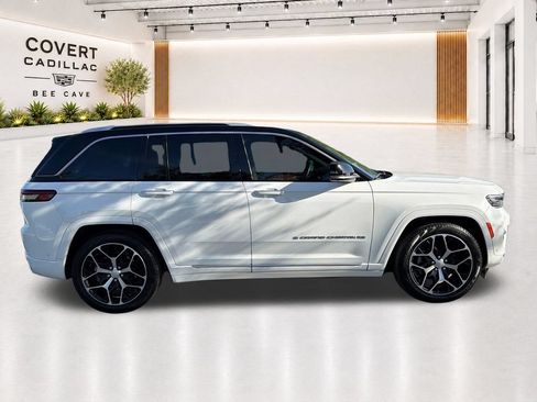 Used 2023 Jeep Grand Cherokee Summit AWD/4WD image 13