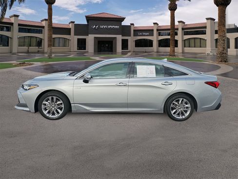 Used 2021 Toyota Avalon XLE w/ Carpet Mat Package (TMS) image 5