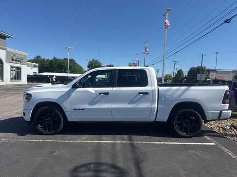 Used 2024 RAM 1500 Laramie AWD/4WD image 13