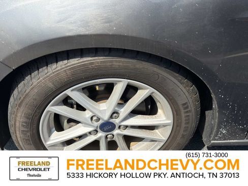 Used 2017 Ford Focus SE FWD image 9