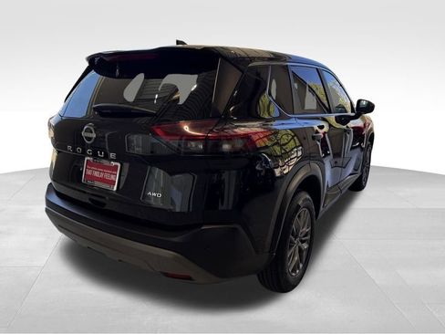 Used 2023 Nissan Rogue S image 6