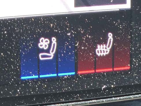 Used 2025 Audi Q5 Premium Plus w/ Premium Plus image 13