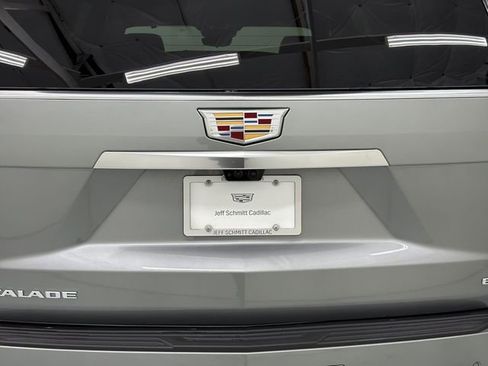 New 2026 Cadillac Escalade Luxury w/ Touring Package image 18