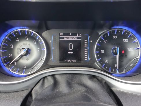 Used 2018 Chrysler Pacifica Touring Plus w/ S Appearance Package FWD image 3