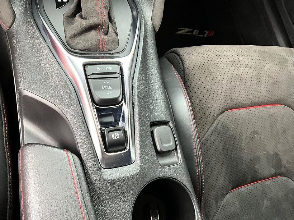 Used 2021 Chevrolet Camaro ZL1 RWD image 23